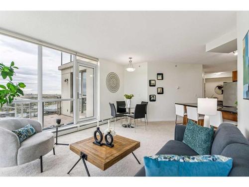 1402-325 3 Street Se, Calgary, AB - Indoor Photo Showing Living Room