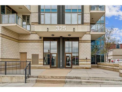 1402-325 3 Street Se, Calgary, AB - Outdoor With Balcony