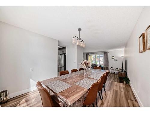 7 Berkshire Road Nw, Calgary, AB - Indoor Photo Showing Dining Room