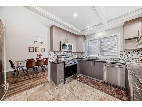 7 Berkshire Road Nw, Calgary, AB - Indoor Photo Showing Kitchen With Upgraded Kitchen