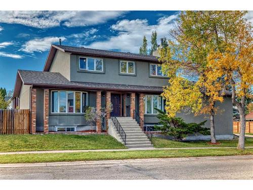 7 Berkshire Road Nw, Calgary, AB - Outdoor With Facade