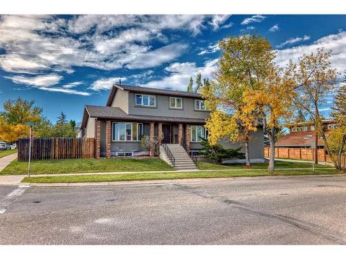 7 Berkshire Road Nw, Calgary, AB - Outdoor With Facade