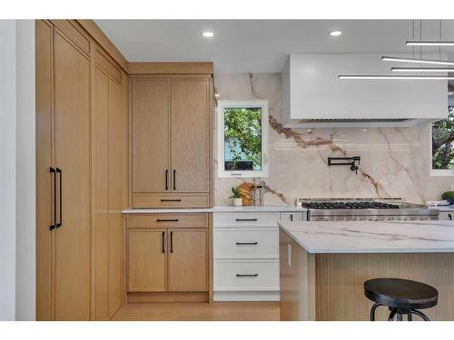 511 Wilderness Drive Se, Calgary, AB - Indoor Photo Showing Kitchen