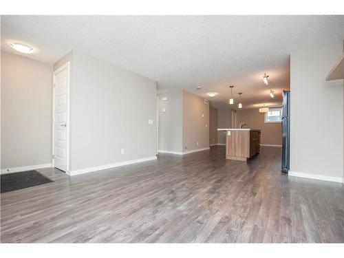 545 Mckenzie Towne Close Se, Calgary, AB - Indoor