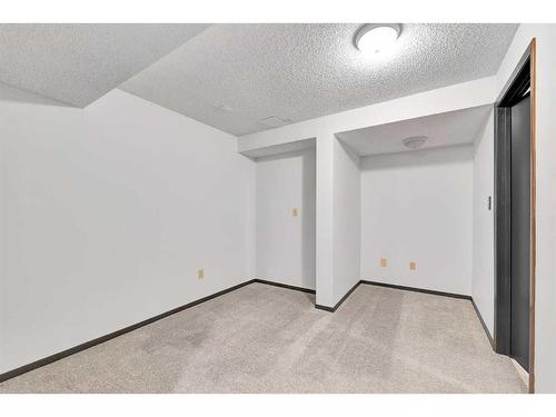 2409 146 Avenue Se, Calgary, AB - Indoor Photo Showing Other Room