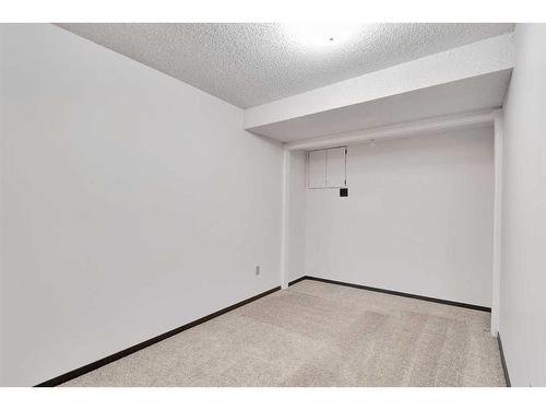 2409 146 Avenue Se, Calgary, AB - Indoor Photo Showing Other Room