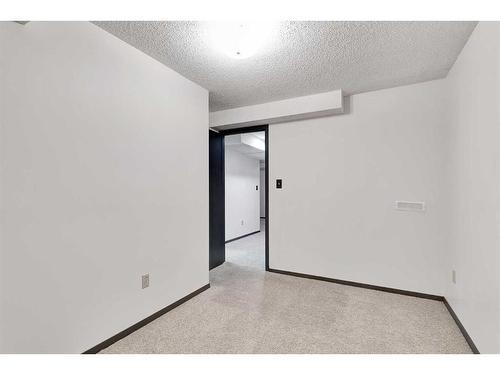 2409 146 Avenue Se, Calgary, AB - Indoor Photo Showing Other Room