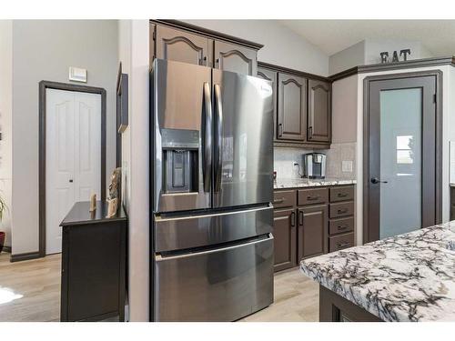 80 Cambrille Crescent, Strathmore, AB - Indoor Photo Showing Kitchen