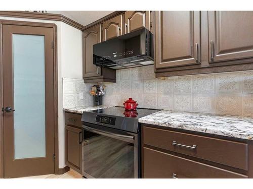 80 Cambrille Crescent, Strathmore, AB - Indoor Photo Showing Kitchen With Upgraded Kitchen