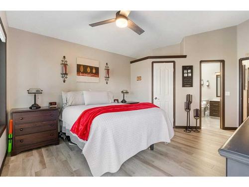 80 Cambrille Crescent, Strathmore, AB - Indoor Photo Showing Bedroom