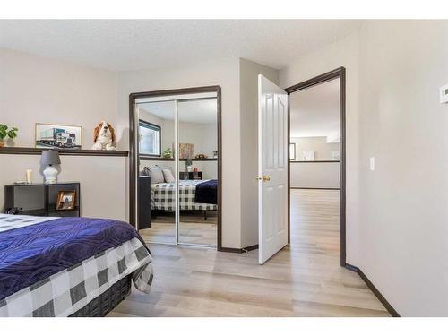 80 Cambrille Crescent, Strathmore, AB - Indoor Photo Showing Bedroom