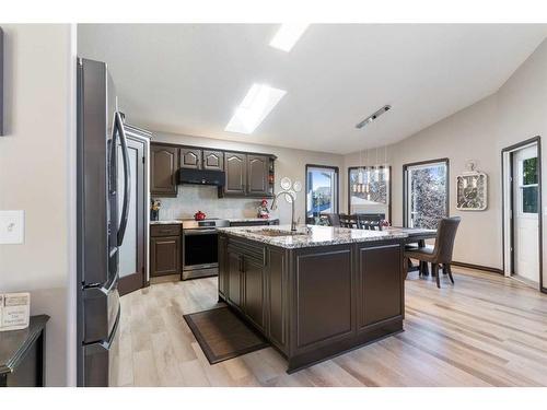 80 Cambrille Crescent, Strathmore, AB - Indoor Photo Showing Kitchen