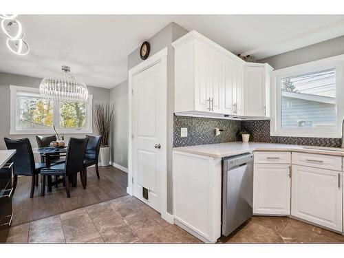 52 Hazelwood Crescent Sw, Calgary, AB - Indoor