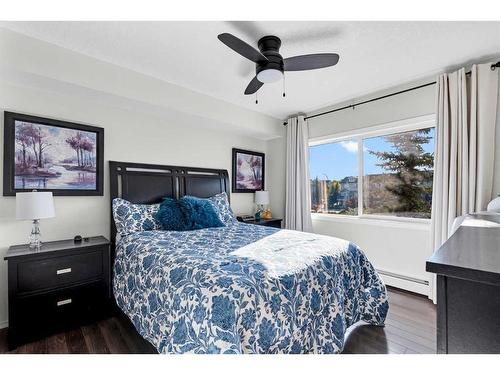 301-390 Marina Drive, Chestermere, AB - Indoor Photo Showing Bedroom