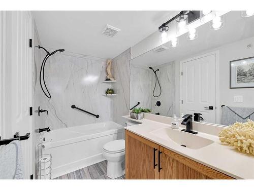 301-390 Marina Drive, Chestermere, AB - Indoor Photo Showing Bathroom