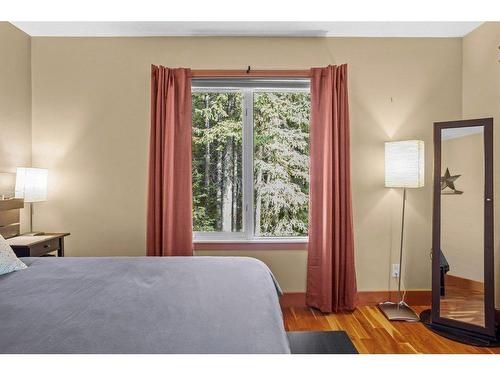 50 Ridge Road, Canmore, AB - Indoor Photo Showing Bedroom