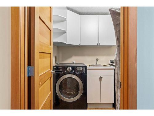 50 Ridge Road, Canmore, AB - Indoor Photo Showing Laundry Room