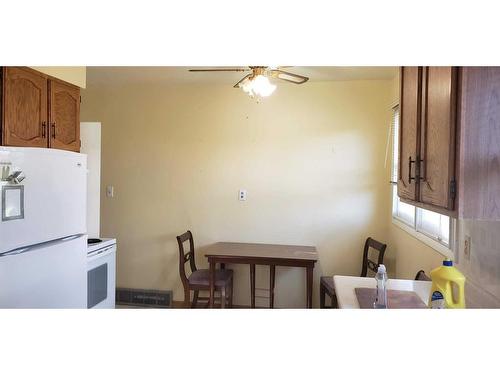 303 Armstrong Street, Carmangay, AB - Indoor Photo Showing Kitchen