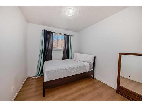 55-287 Southampton Drive Sw, Calgary, AB - Indoor Photo Showing Bedroom