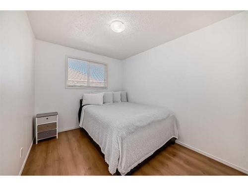 55-287 Southampton Drive Sw, Calgary, AB - Indoor Photo Showing Bedroom