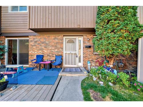 55-287 Southampton Drive Sw, Calgary, AB - Outdoor With Deck Patio Veranda