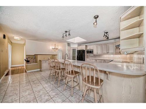 8016 7 Street Sw, Calgary, AB - Indoor Photo Showing Dining Room