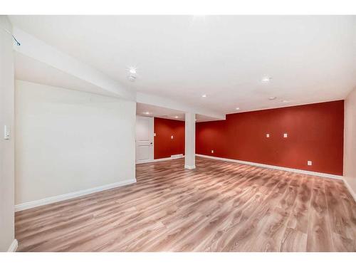 8016 7 Street Sw, Calgary, AB - Indoor Photo Showing Other Room