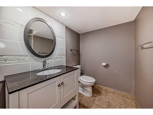 8016 7 Street Sw, Calgary, AB - Indoor Photo Showing Bathroom