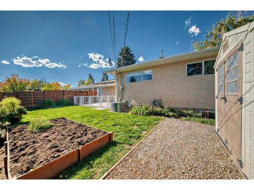 8016 7 Street Sw, Calgary, AB - Outdoor