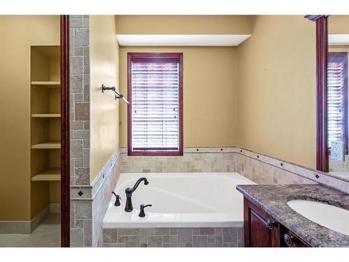 140 Evergreen Close Sw, Calgary, AB - Indoor Photo Showing Bathroom