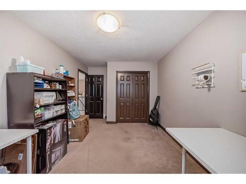 116 Evanspark Circle Nw, Calgary, AB - Indoor Photo Showing Other Room