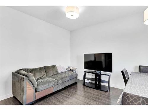 106 Skyview Ranch Grove Ne, Calgary, AB - Indoor Photo Showing Living Room