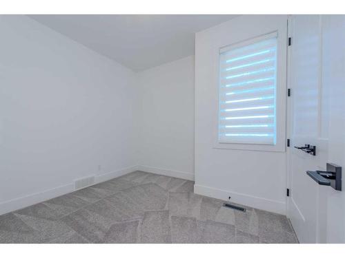 1712 18 Avenue Nw, Calgary, AB - Indoor Photo Showing Other Room