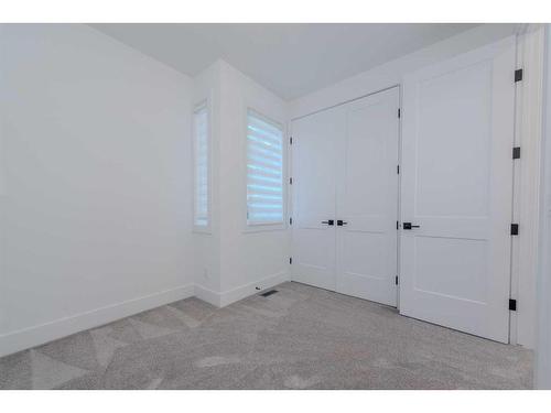 1712 18 Avenue Nw, Calgary, AB - Indoor Photo Showing Other Room