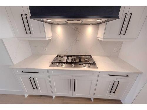 1712 18 Avenue Nw, Calgary, AB - Indoor Photo Showing Kitchen