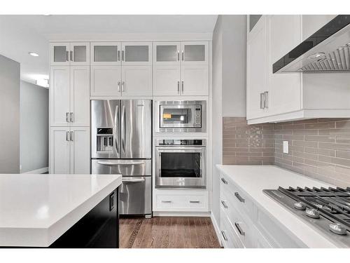 2827A 40 Street Sw, Calgary, AB - Indoor Photo Showing Kitchen With Stainless Steel Kitchen With Upgraded Kitchen