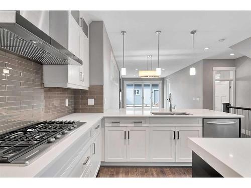 2827A 40 Street Sw, Calgary, AB - Indoor Photo Showing Kitchen With Upgraded Kitchen