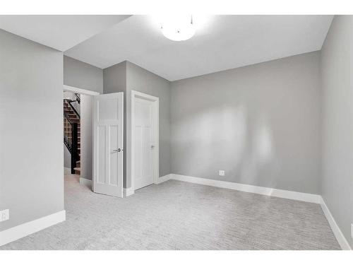 2827A 40 Street Sw, Calgary, AB - Indoor Photo Showing Other Room