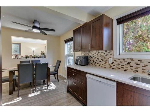 61-6915 Ranchview Drive Nw, Calgary, AB - Indoor Photo Showing Kitchen