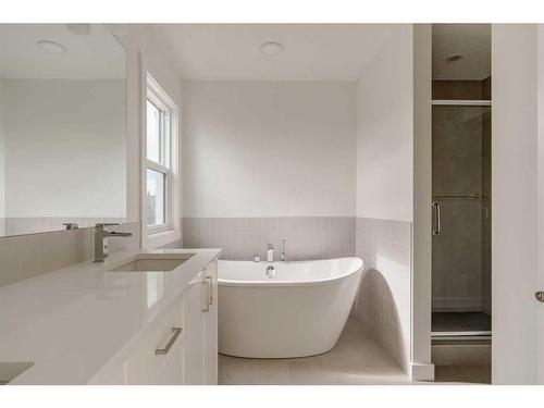 203 Silver Spruce Grove Sw, Calgary, AB - Indoor Photo Showing Bathroom