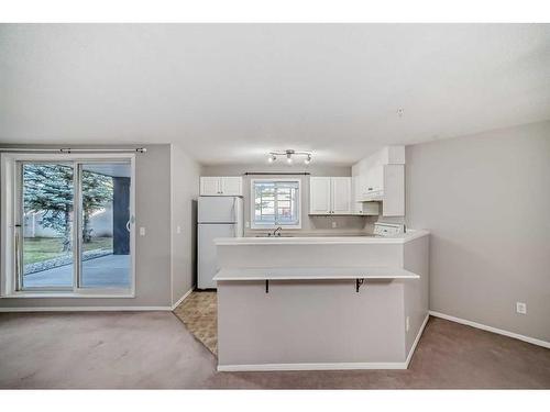 2115-2280 68 Street Ne, Calgary, AB - Indoor Photo Showing Kitchen