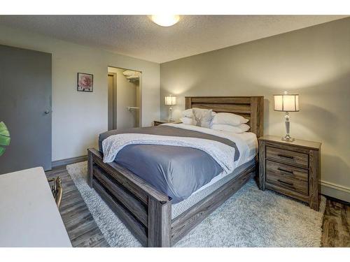 302-540 18 Avenue Sw, Calgary, AB - Indoor Photo Showing Bedroom