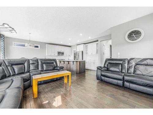 6 Cranbrook Hill Se, Calgary, AB - Indoor Photo Showing Living Room