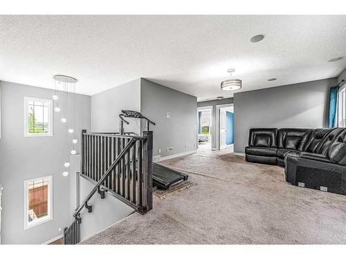 6 Cranbrook Hill Se, Calgary, AB - Indoor