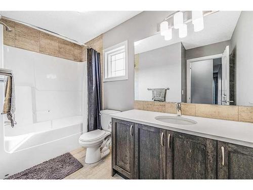 6 Cranbrook Hill Se, Calgary, AB - Indoor Photo Showing Bathroom