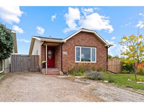 1639 Erin Drive Se, Airdrie, AB - Outdoor