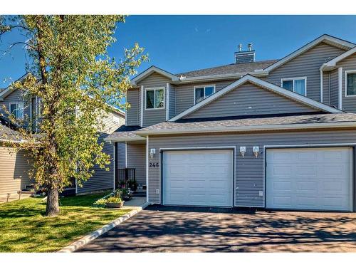 246 Taracove Place Ne, Calgary, AB - Outdoor