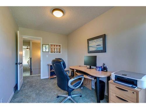 2219 26A Street Sw, Calgary, AB - Indoor Photo Showing Office