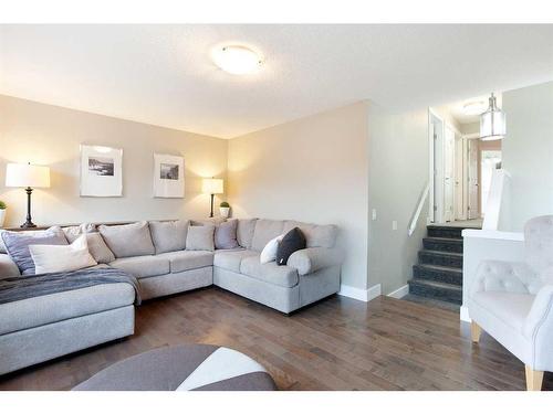 1043 Bridlemeadows Manor Sw, Calgary, AB - Indoor Photo Showing Living Room