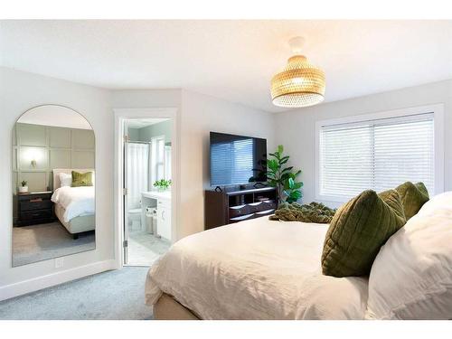 1043 Bridlemeadows Manor Sw, Calgary, AB - Indoor Photo Showing Bedroom